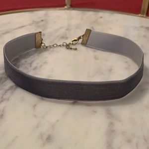 GRAY CHOKER